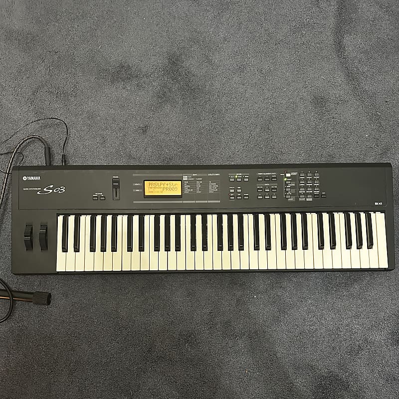 Yamaha S03 Synthesizer 2001 - Black | Reverb