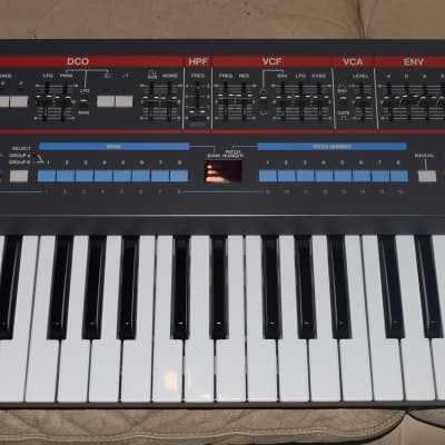 Roland Juno-106 61-Key Programmable Polyphonic Synthesizer 1984 - 1985 - Black