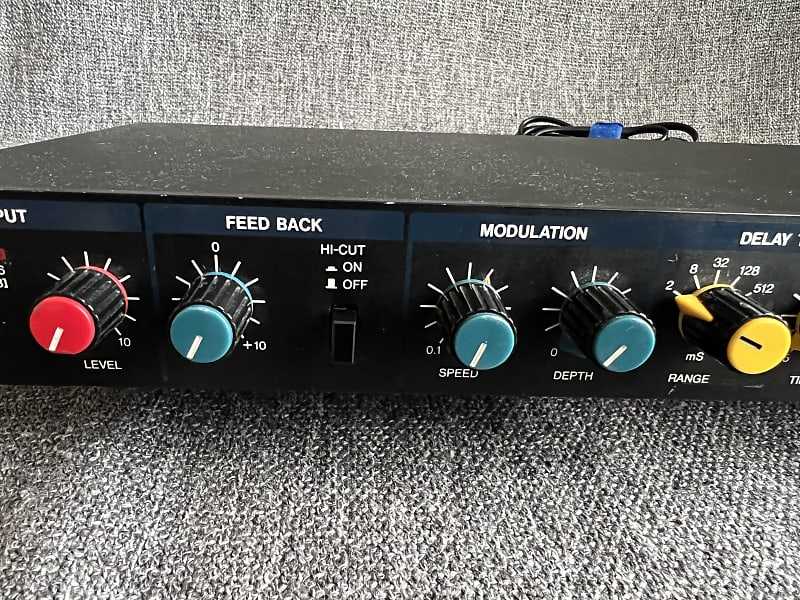 Vesta Kozo (Vesta Kaza) DIG-411 Digital Delay - 80's Vintage