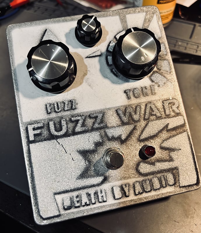 Death By Audio Fuzz War