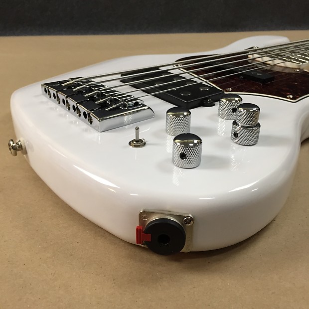 Cort GB75-WBL Active 5-String Electric Bass Hipshot Tuners