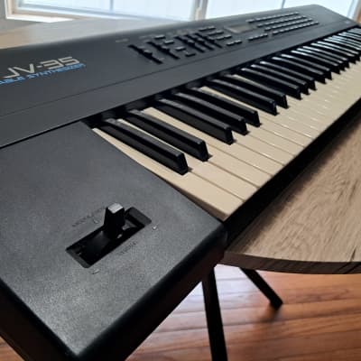 * Amazing Condition/ BEST price online* Roland JV-35 61-Key Multi-Timbral Synthesizer