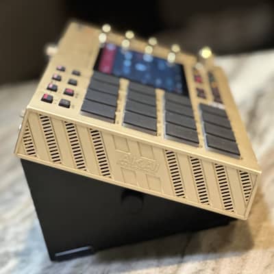 Akai MPC Live Standalone Sampler / Sequencer Gold Edition 2018 - Present - Gold image 3