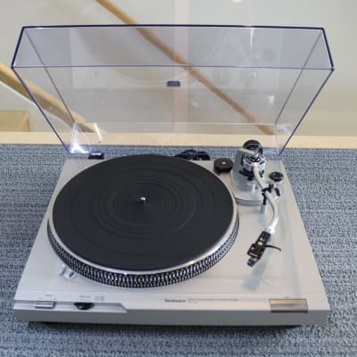 TECHNICS SL-D2 DIRECT top DRIVE AUT. TURNTABLE