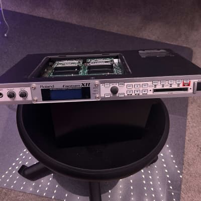 Roland Fantom-XR Rackmount Synthesizer Module 2004 - 2010 - Silver