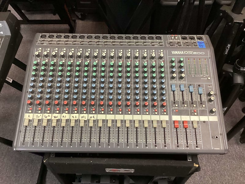 Yamaha MX200 Mixing Console No Phantom Power Reverb