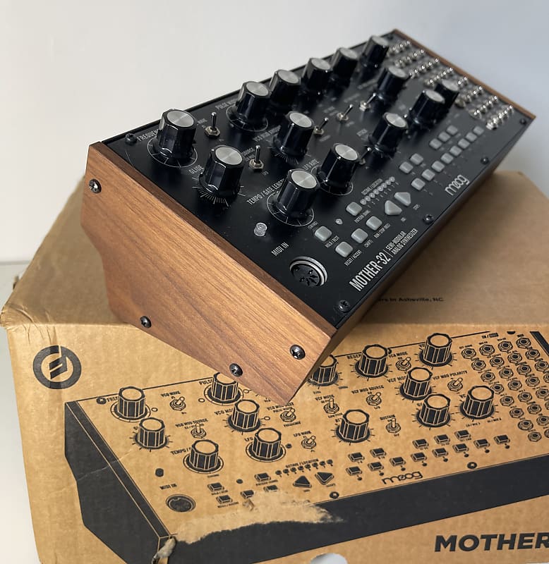 Moog Mother-32 Tabletop Semi-Modular Synthesizer | Reverb UK