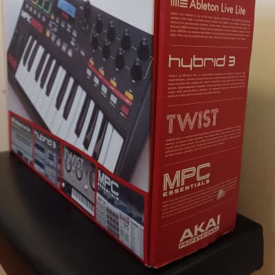 AKAI MPK225 MIDI Keyboard Controller - 2010s - Black/Red image 18