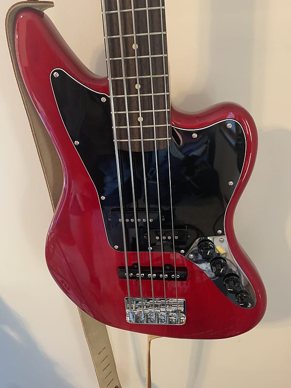 Squier jaguar deals bass v special