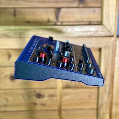 Waldorf M 8-Voice Wavetable Desktop Synthesizer  - Blue image 7
