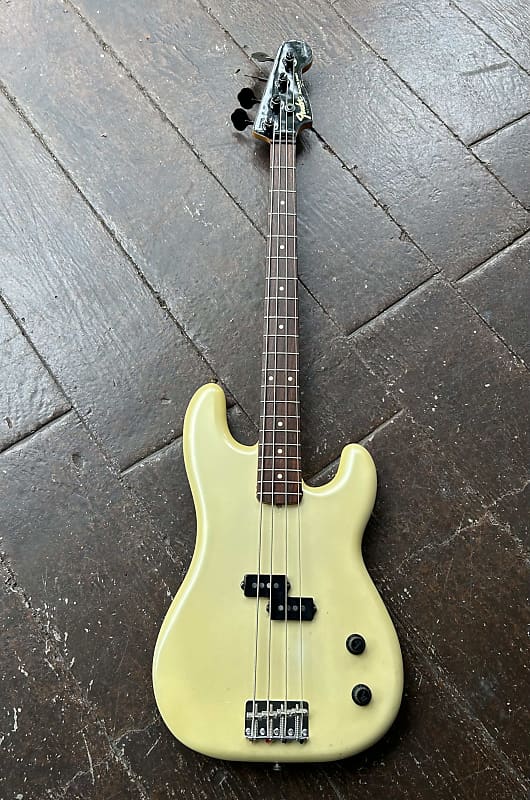 Fender Japan Precision Bass アイボリー Fender Made in Japan Hama Okamoto Precision Bass Olympic
