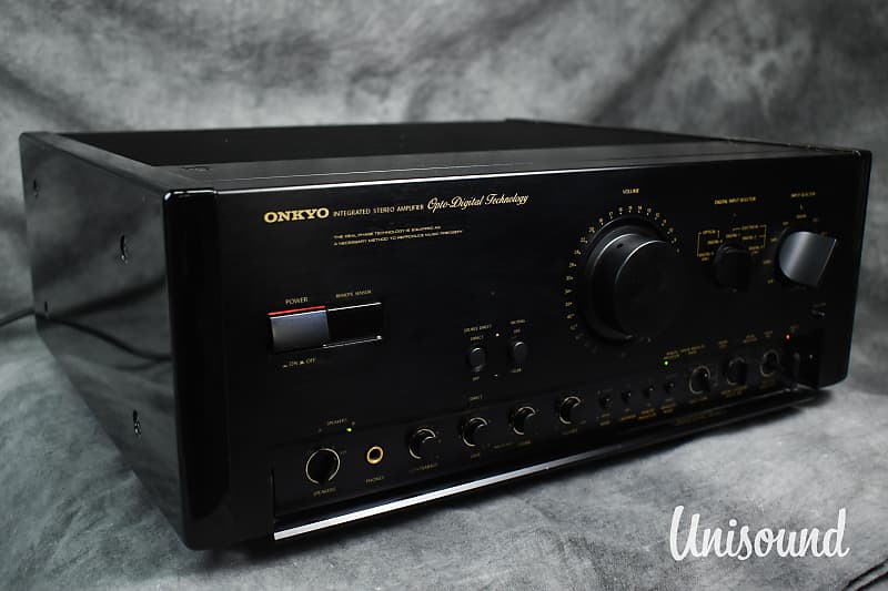 Onkyo A-2001 Stereo Integrated Amplifier in Very Good Condition