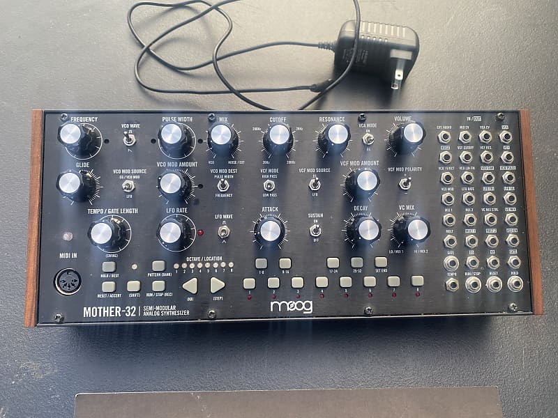 Moog Mother 32 Tabletop Eurorack Semi Modular Synthesizer Reverb 9514