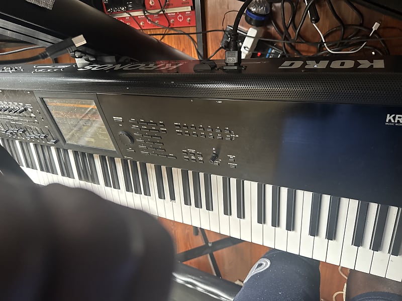 Korg KRONOS 2 88-Key Digital Synthesizer Workstation | Reverb