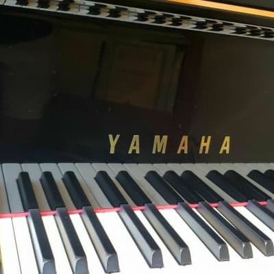 Lot 125: Yamaha grand piano G2 5'8 image 3