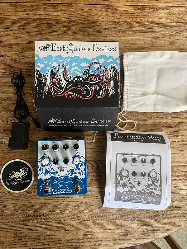 EarthQuaker Devices Avalanche Run Stereo Reverb & Delay with Tap Tempo V2