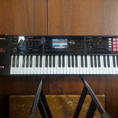 Roland FA-06 61-key Ver 2.03 Music Workstation w/ gig bag