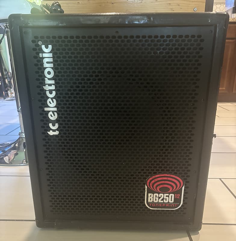 ベース用コンボアンプ t c electronic BG250 112 TC Electronic BG250