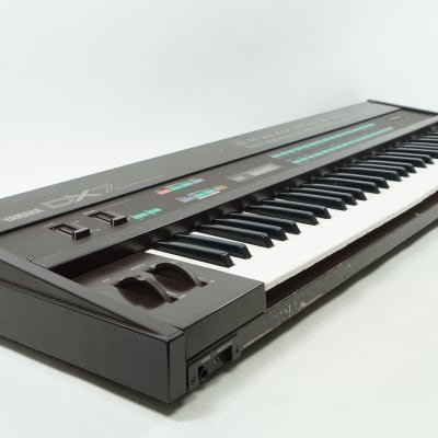 Yamaha DX7 Digital FM Synthesizer | Reverb