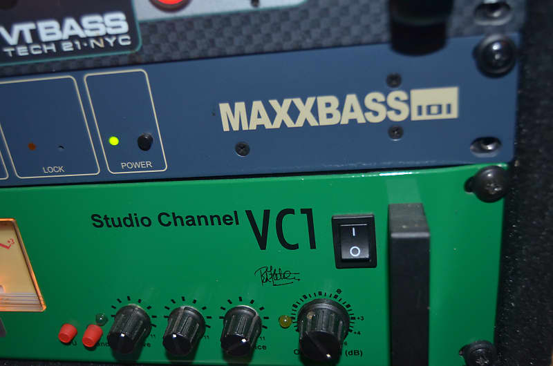 Waves Maxxbass 101 Hardware model super rare! sub low end enhancer girth  black