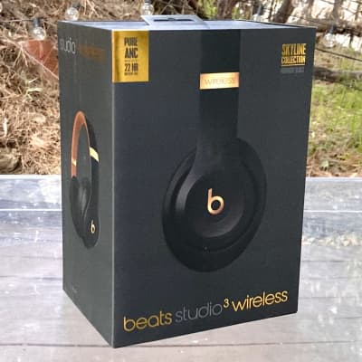 Beats By Dre Beats Studio 3 Wireless Bluetooth Headphones image 2