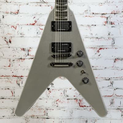 USED Gibson - Dave Mustaine Flying V EXP - Electric Guitar - Metallic Silver - w/ Custom Hardshell Case with Dave Mustaine Silhouette - x0186 image 1