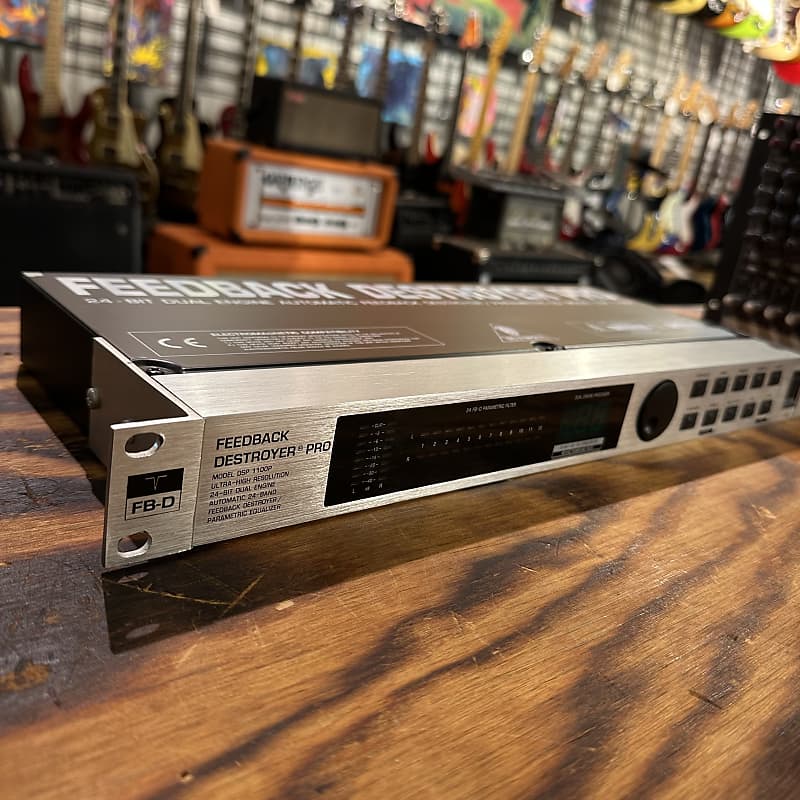 BEHRINGER FEEDBACK DESTROYER 「DSP 1100P」 Behringer DSP 1100P 24-Bit Dual Engine Automatic Feedback