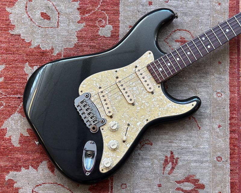 1996 G&L Legacy Electric w/OHSC Reverb