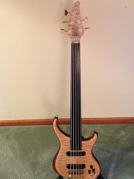 Fretless store bass reverb