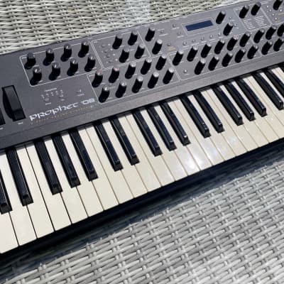 Dave Smith Instruments. Prophet 08 PE Synthesiser