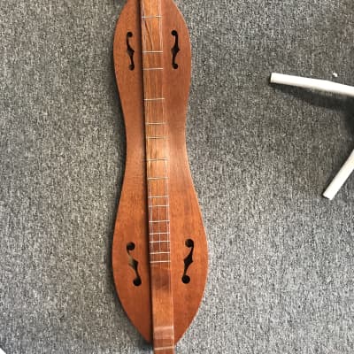 Warren May Mountain Dulcimer Handmade in Kentucky Solid Mahogany Top Sides Spalted Maple back 4 strings semi gloss finish Reverb France