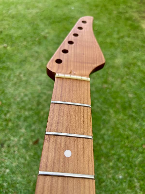 one-piece Roasted S neck quartersawn maple duckbeak | Reverb UK