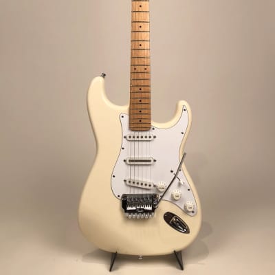 1986 Japanese Fender Contemporary Stratocaster with Original Hardshell Case image 5