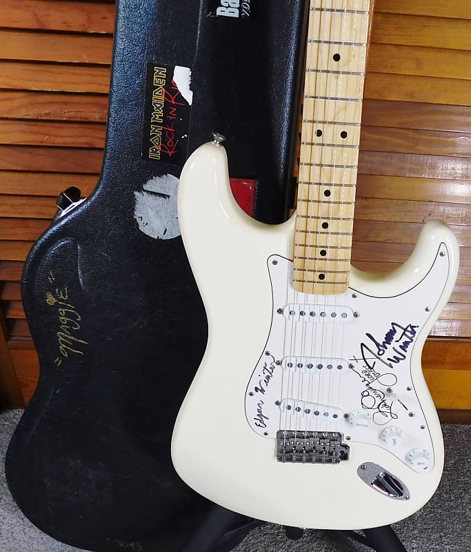 FENDER Classic Series 70’s ストラト Fender Classic Series 70s Stratocaster - N Stuff Music - YouTube