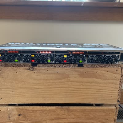 Behringer MULTIGATE PRO XR4400 ① 182439000000000-00-2000x2000.jpg