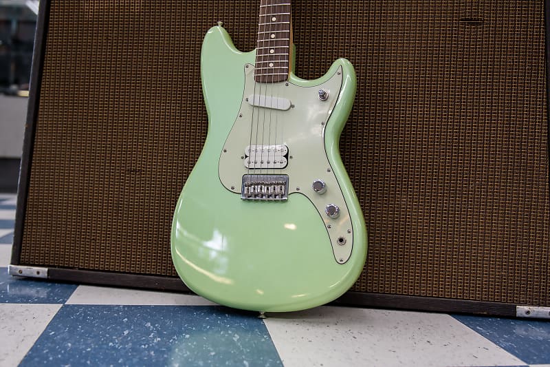 Fender Offset Series Duo-Sonic HS | Reverb Canada