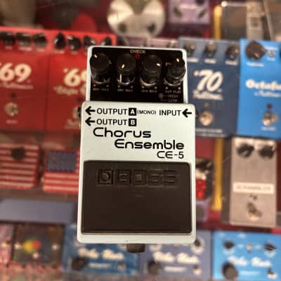 Marcel van Oort's Guitars and Equipment: Review: Boss CE-5 Chorus Pedal ( Pink Label version)