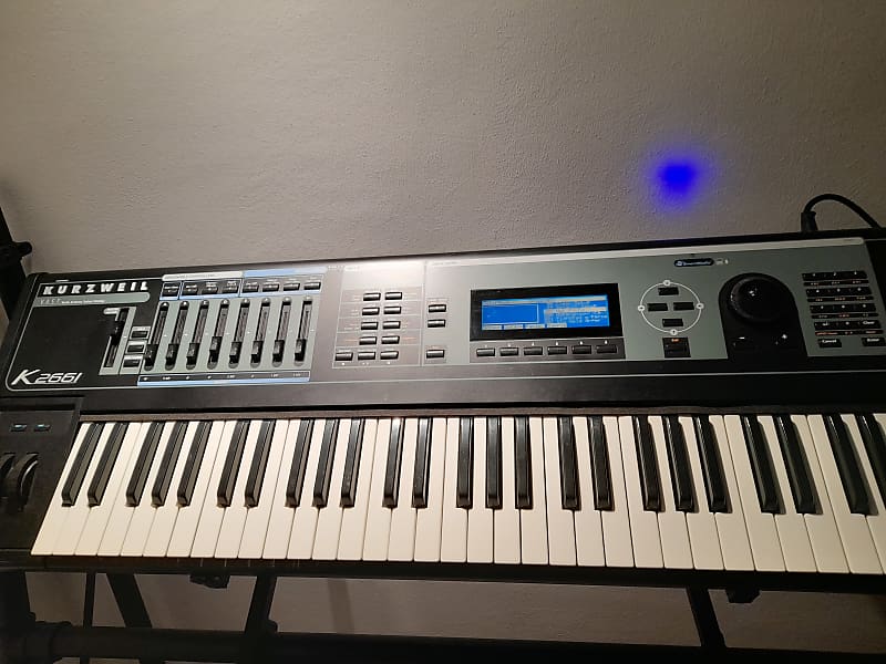 Kurzweil K2661 V.A.S.T. 61Key Keyboard Sampling Workstation Reverb