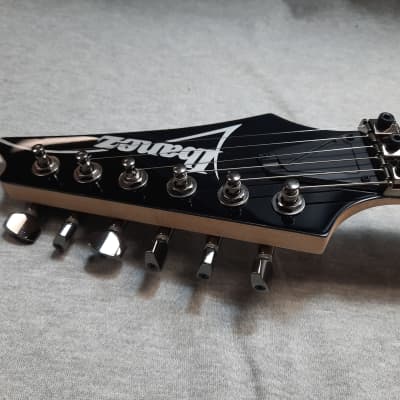 Ibanez S570AH-SWK - Silver Wave Black image 10