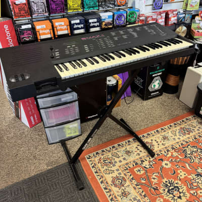 E-MU Systems Emax II 61-Key 16-Voice Sampler Workstation with Bag