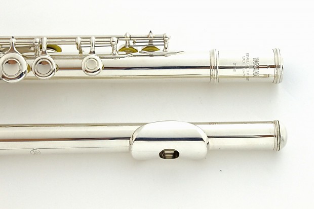YAMAHA YFL-211SII Flute with Silver Made Headjoint Made in
