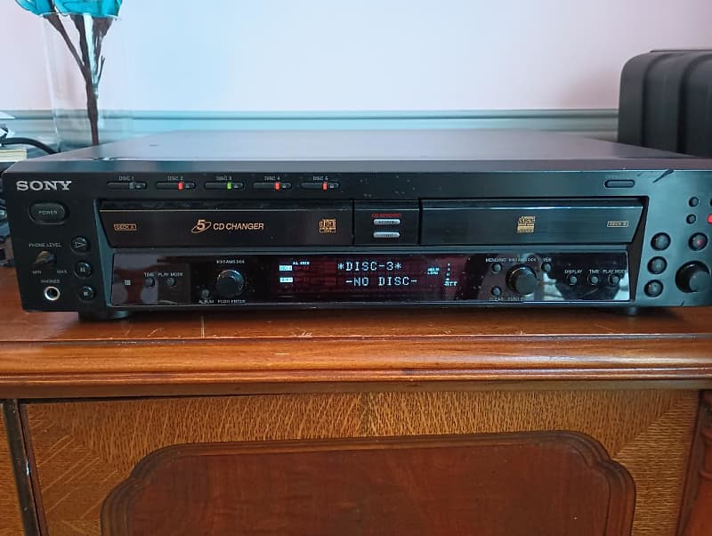 Sony RCD W500C 5-disc cd player in very good condition - 2000's