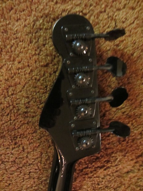 Fender Boxer Series JB-555 Jazz Bass Guitar 1985 Black & Gig