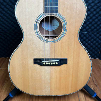 Hsienmo OM custom Full Solid Germany Spruce + Curly Quilted Mahogany image 2