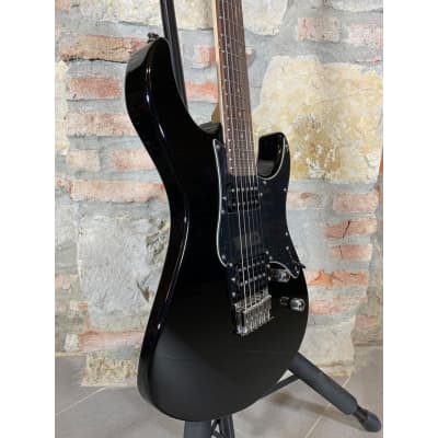 YAMAHA Pacifica 120H BL - Black | Reverb