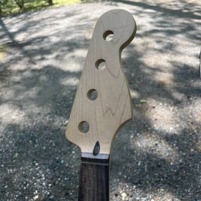 squire bass neck image 2