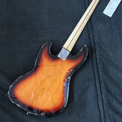 Fender  Geddy Lee Signature Jazz Bass 3TS  - Three Tone Sunburst /9lbs. 5.5oz #MX22225945 image 3