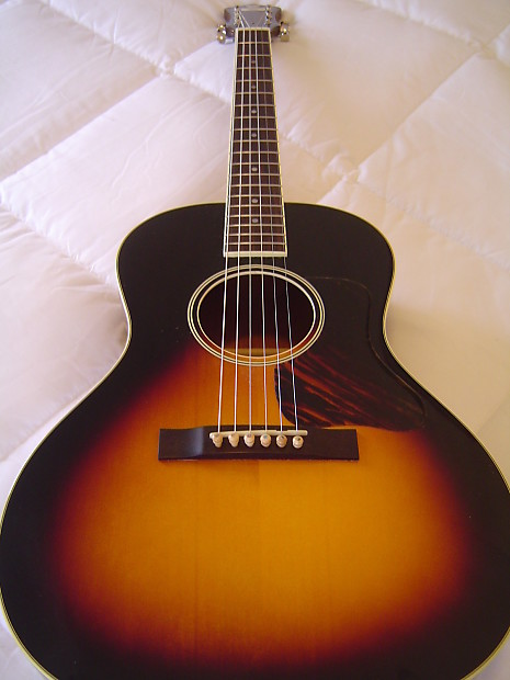 VV: Extremely RARE, MINTy Recording King RNJ-16 acoustic