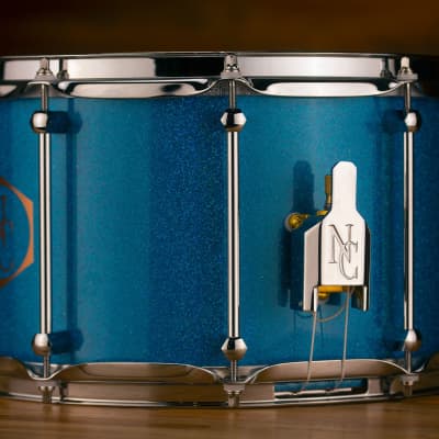 NOBLE & COOLEY 14 X 8 COPPER CLASSIC SNARE DRUM, CAIRO BLUE SPARKLE WITH COPPER REVEAL, CHROME HARDWARE image 7