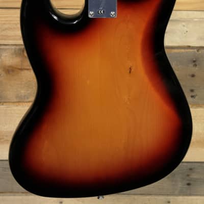 Fender Player Fretless Jazz Bass 3-Color  Sunburst image 3